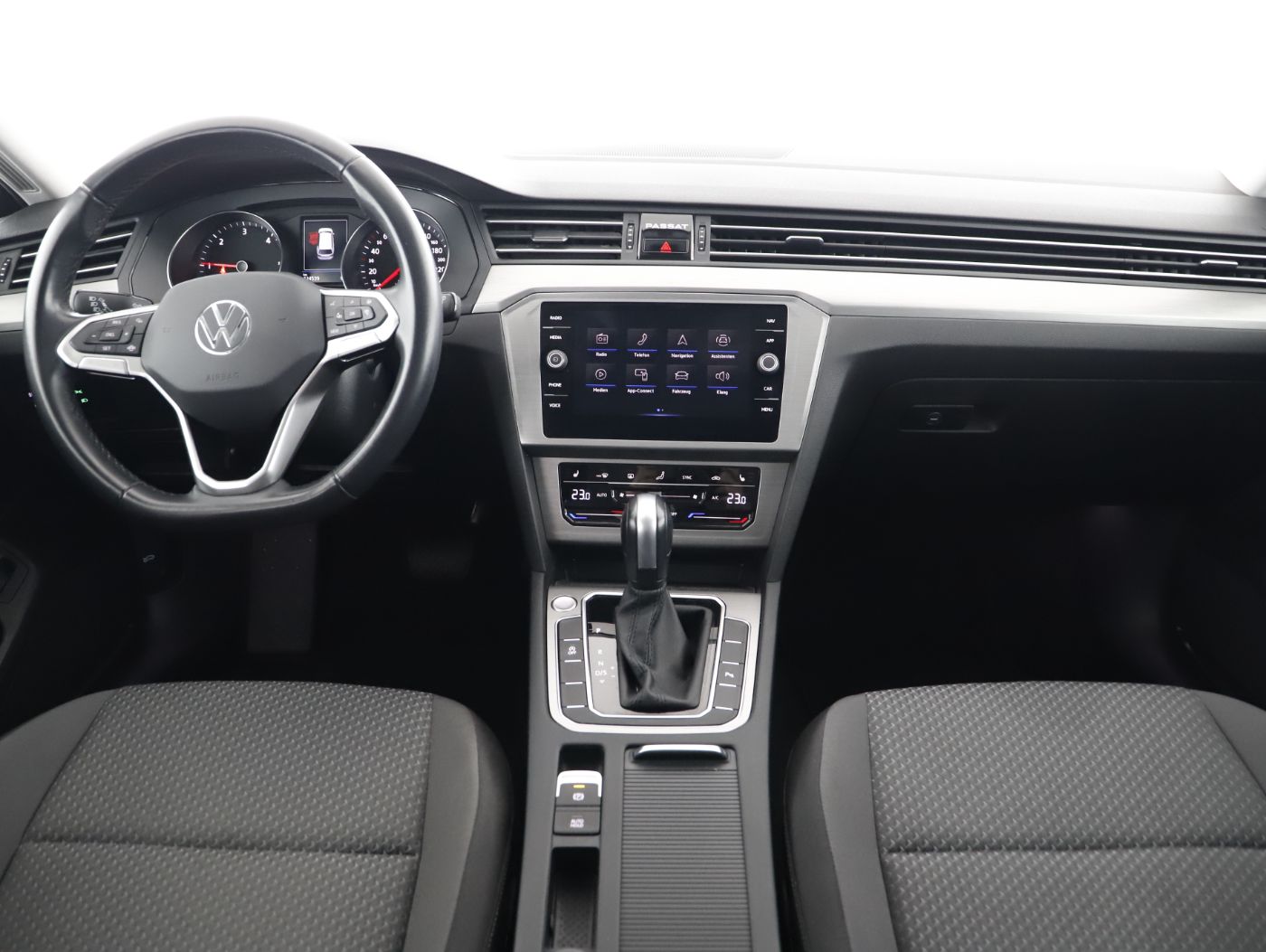 VW Passat Variant 2.0 TDI DSG | Bild 15 von 27