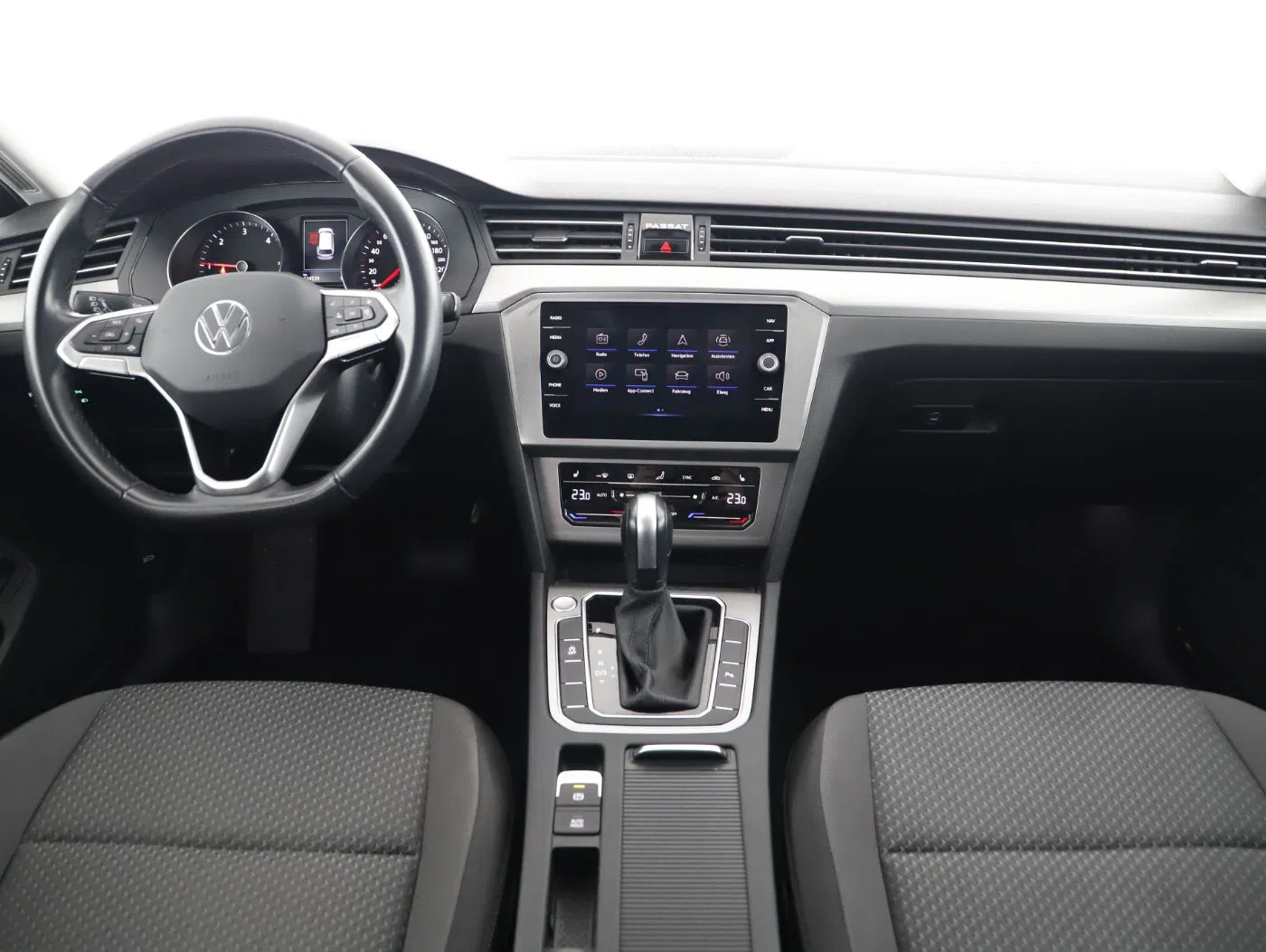 VW Passat Variant 2.0 TDI DSG | Bild 15 von 27