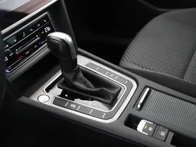 VW Passat Variant 2.0 TDI DSG | Thumbnail 24 von 27