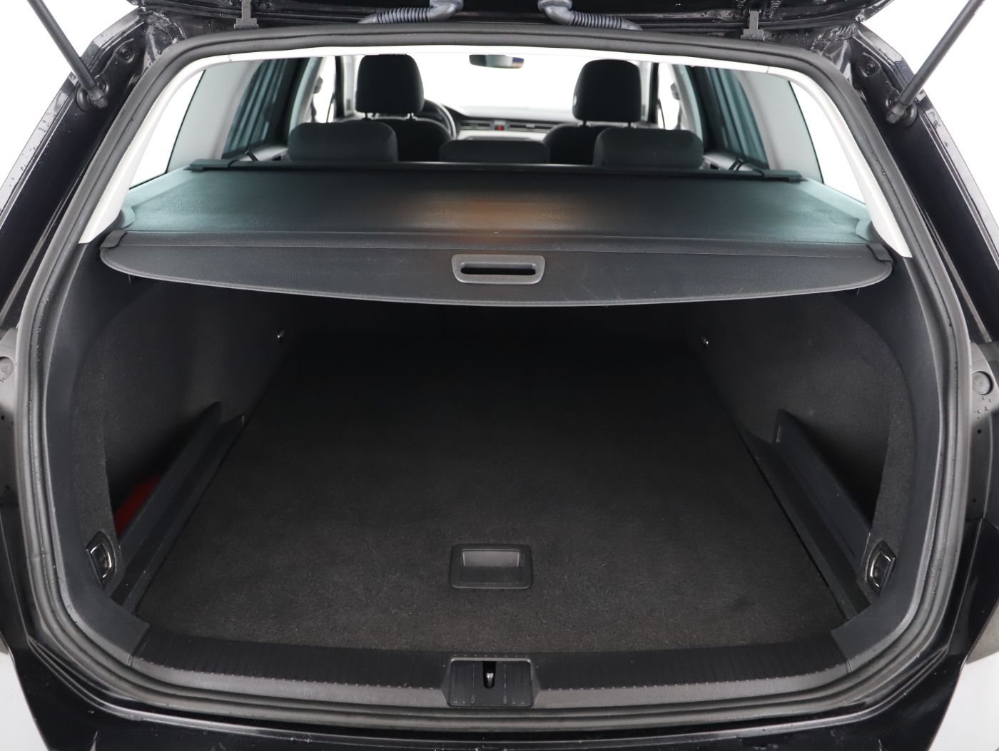 VW Passat Variant 2.0 TDI DSG | Bild 26 von 27