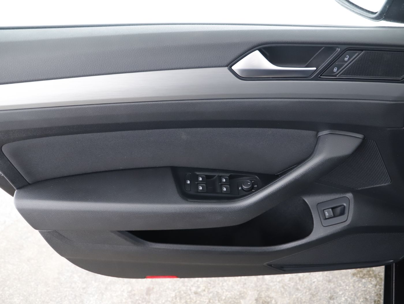 VW Passat Variant 2.0 TDI DSG | Bild 11 von 27