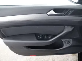 VW Passat Variant 2.0 TDI DSG | Thumbnail 11 von 27