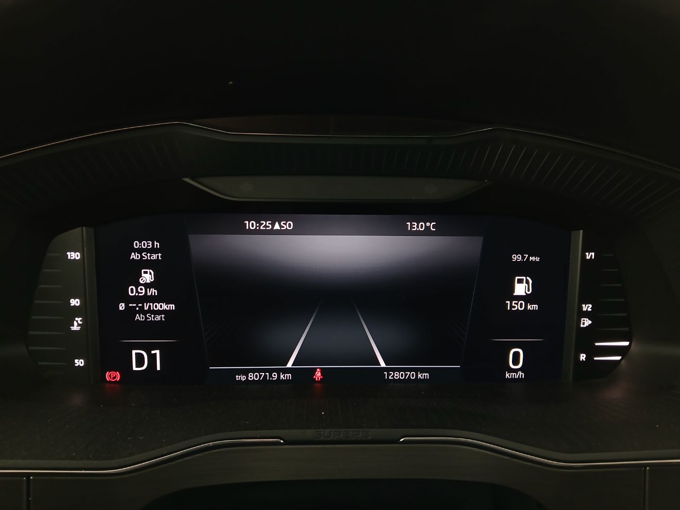 Skoda Superb Combi 2.0 TDI Style DSG | Bild 16 von 26