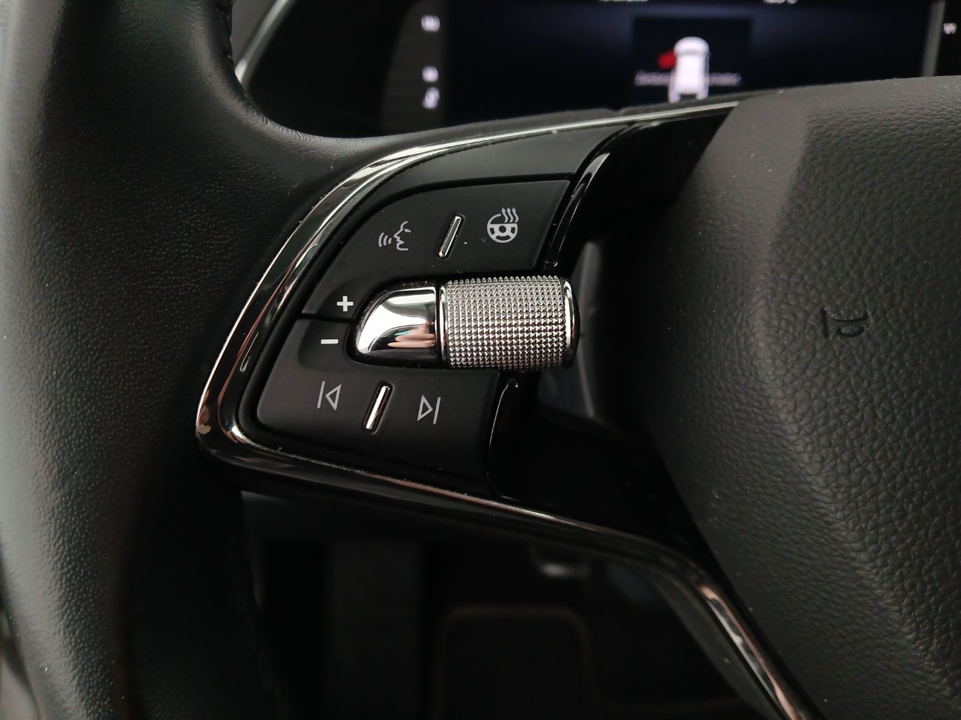 Skoda Superb Combi 2.0 TDI Style DSG | Bild 17 von 26