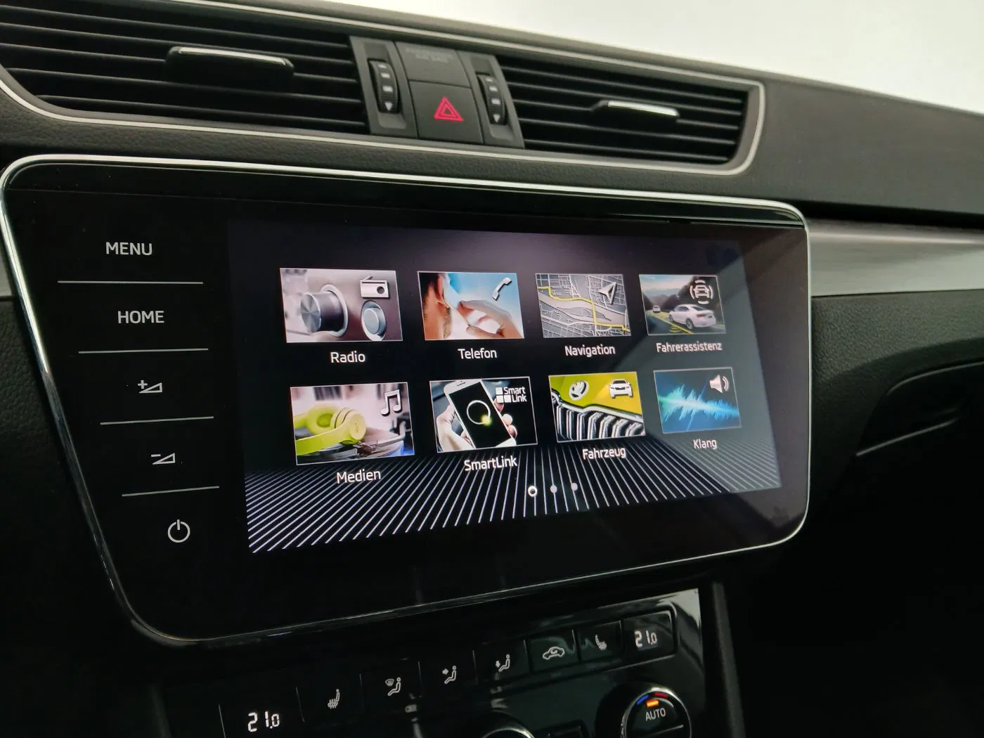 Skoda Superb Combi 2.0 TDI Style DSG | Bild 22 von 26