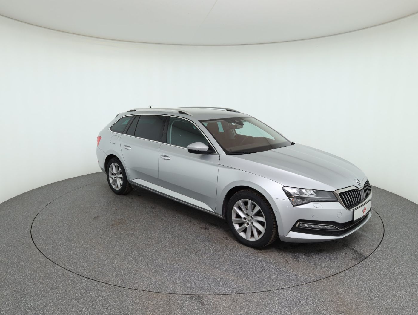 Skoda Superb Combi 2.0 TDI Style DSG | Bild 4 von 26