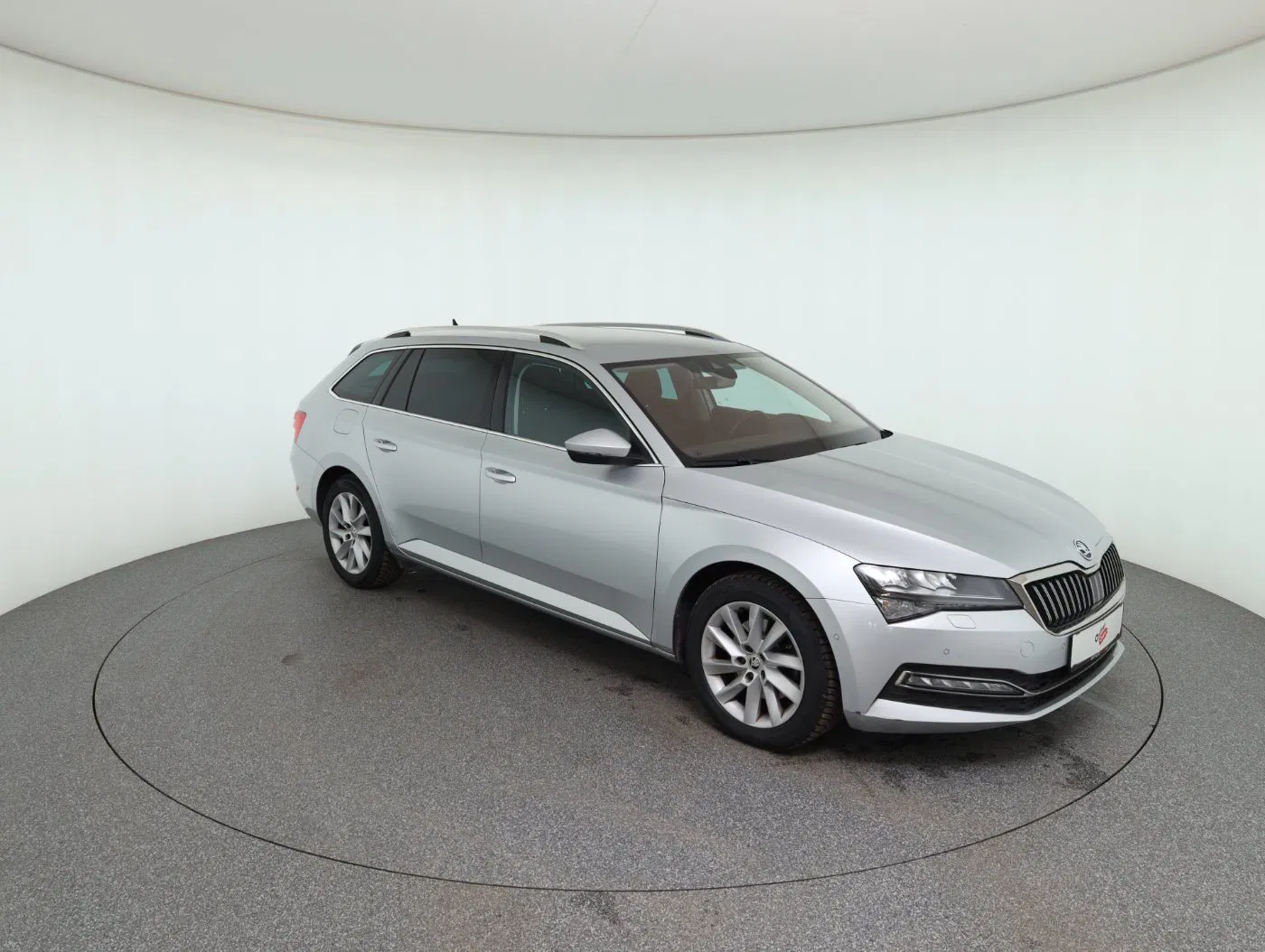 Skoda Superb Combi 2.0 TDI Style DSG | Bild 4 von 26