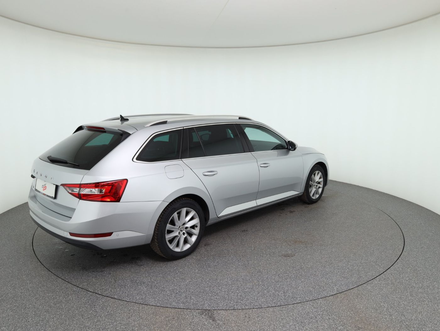Skoda Superb Combi 2.0 TDI Style DSG | Bild 6 von 26