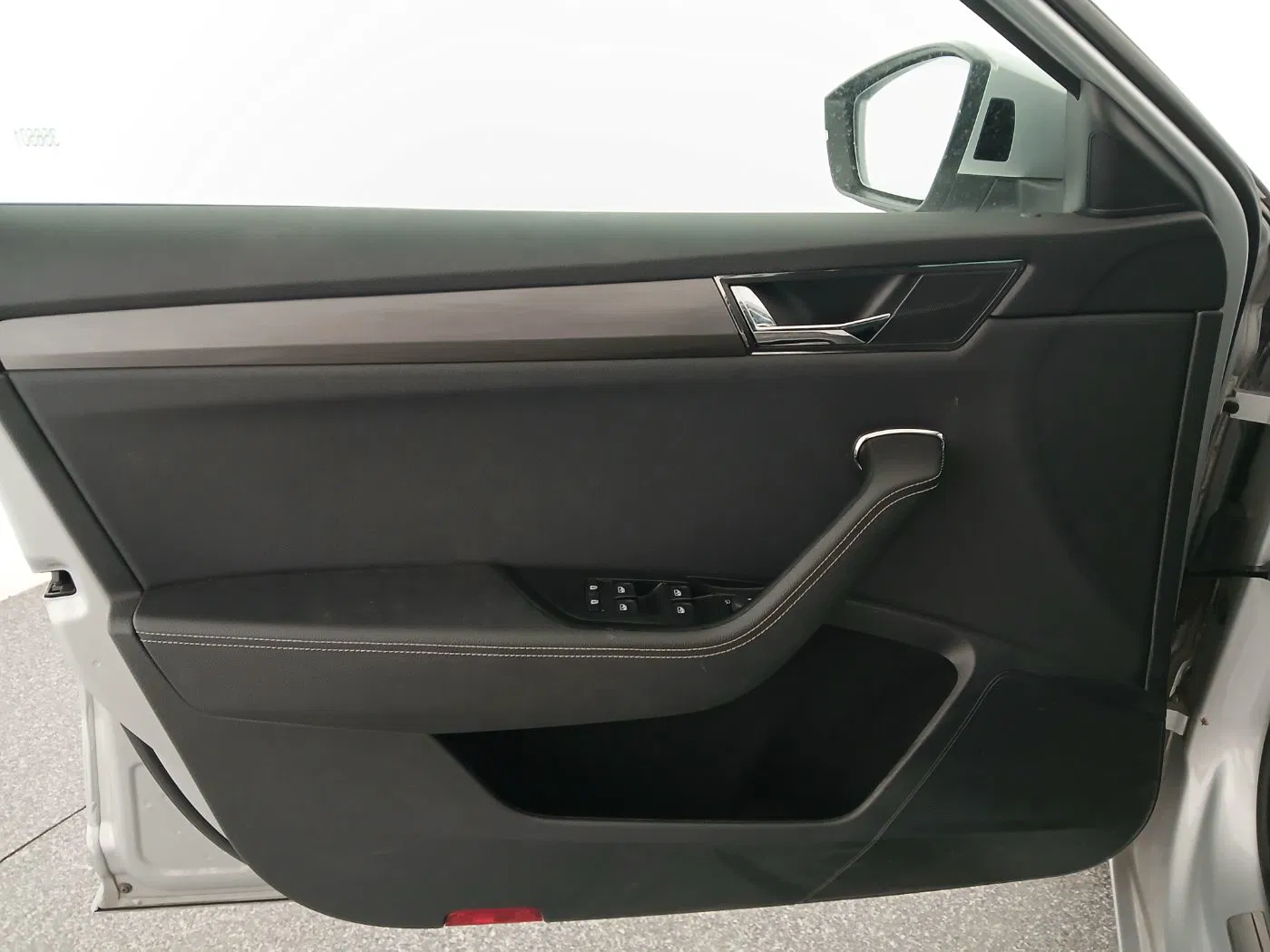 Skoda Superb Combi 2.0 TDI Style DSG | Bild 11 von 26