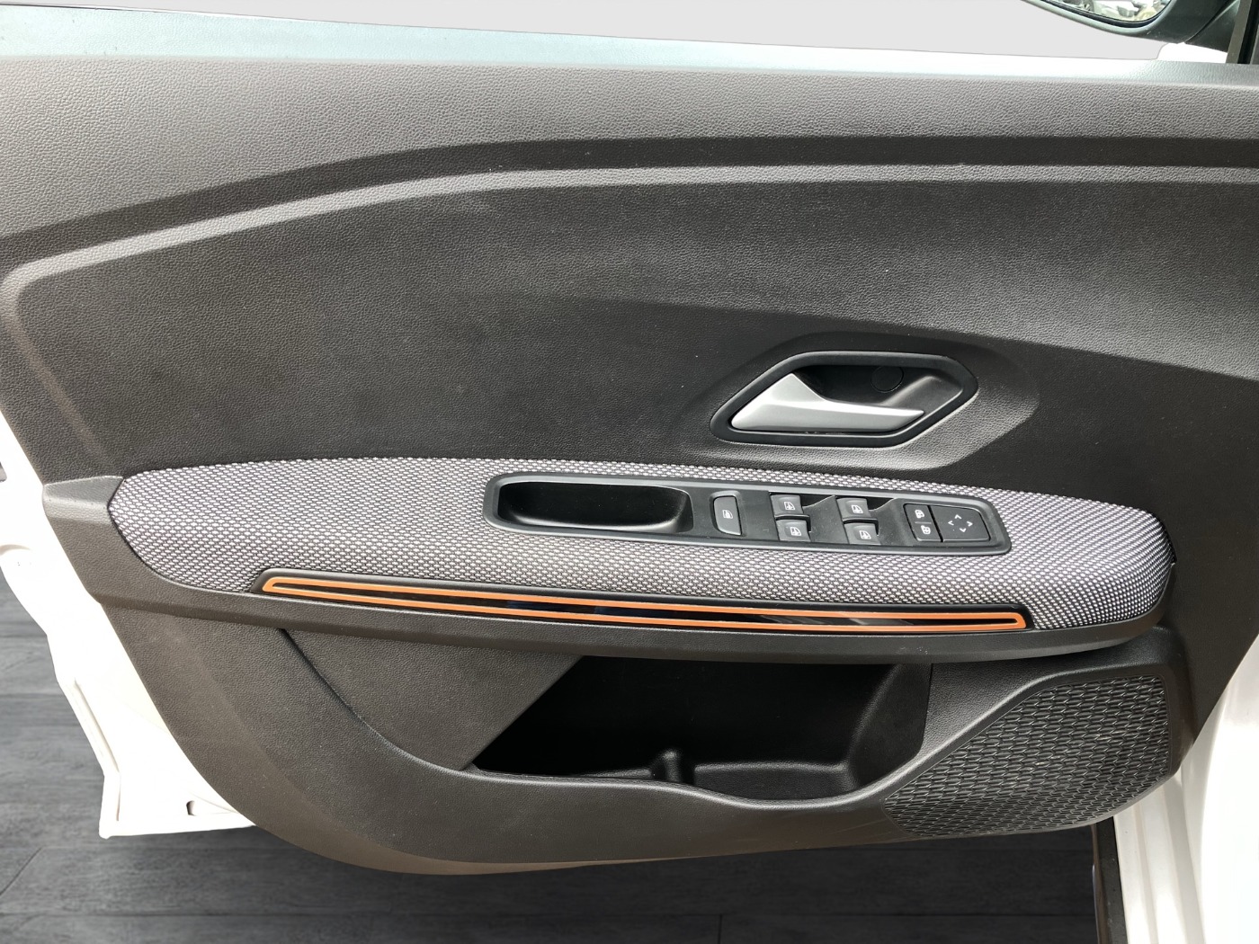 Dacia Sandero III 1.0 TCe 90 Stepway Expression | Bild 9 von 23