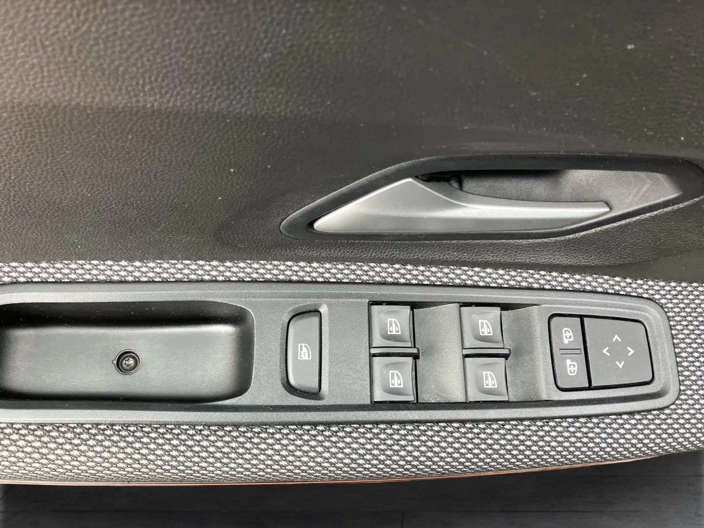 Dacia Sandero III 1.0 TCe 90 Stepway Expression | Bild 10 von 23