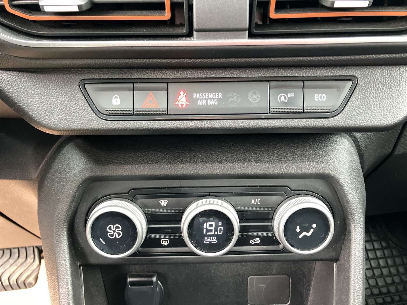 Dacia Sandero III 1.0 TCe 90 Stepway Expression | Bild 22 von 23