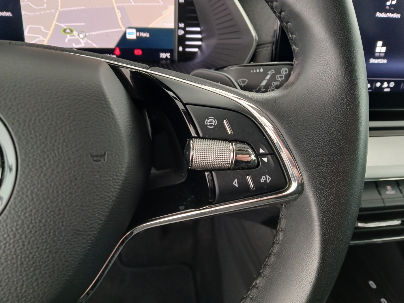 Skoda Octavia Combi 2.0 TDI Style | Bild 18 von 28