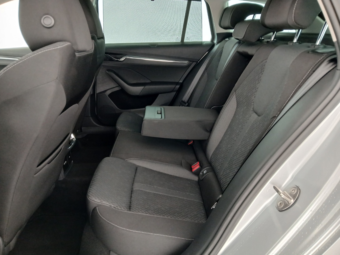 Skoda Octavia Combi 2.0 TDI Style | Bild 26 von 28