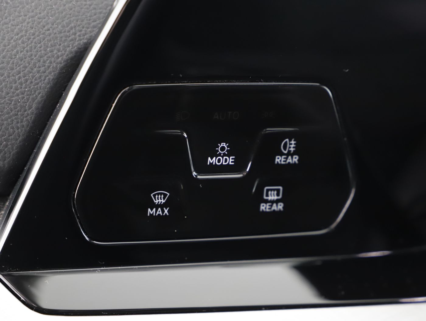 VW Golf VIII Var. 2.0 TDI Life DSG | Bild 13 von 28