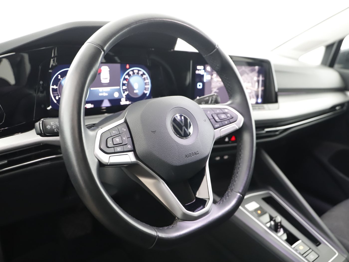 VW Golf VIII Var. 2.0 TDI Life DSG | Bild 17 von 28