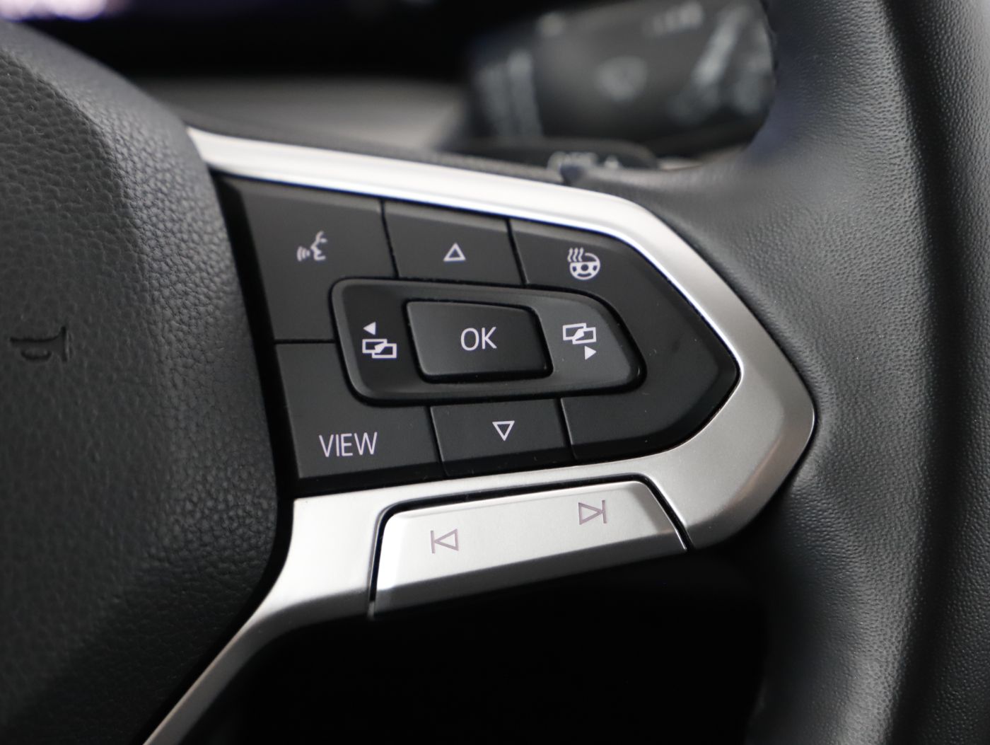 VW Golf VIII Var. 2.0 TDI Life DSG | Bild 19 von 28