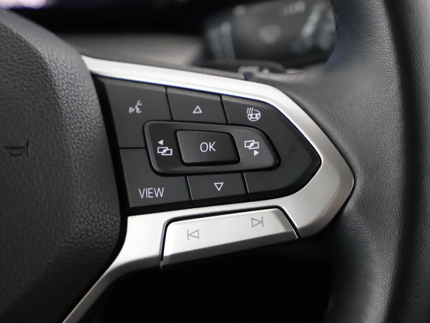 VW Golf VIII Var. 2.0 TDI Life DSG | Bild 19 von 28