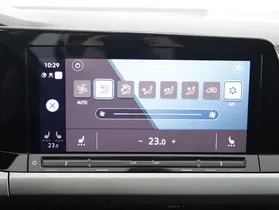 VW Golf VIII Var. 2.0 TDI Life DSG | Thumbnail 20 von 28