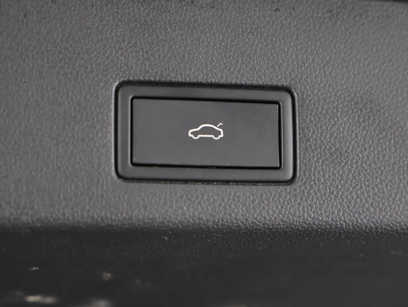 VW Golf VIII Var. 2.0 TDI Life DSG | Bild 27 von 28