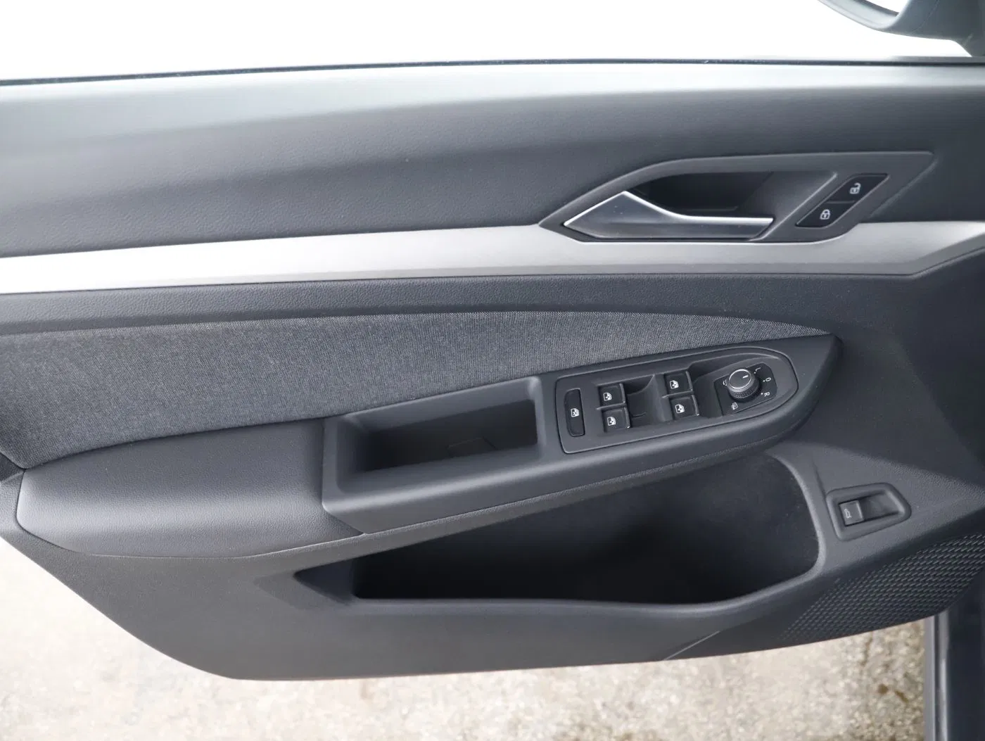 VW Golf VIII Var. 2.0 TDI Life DSG | Bild 11 von 28