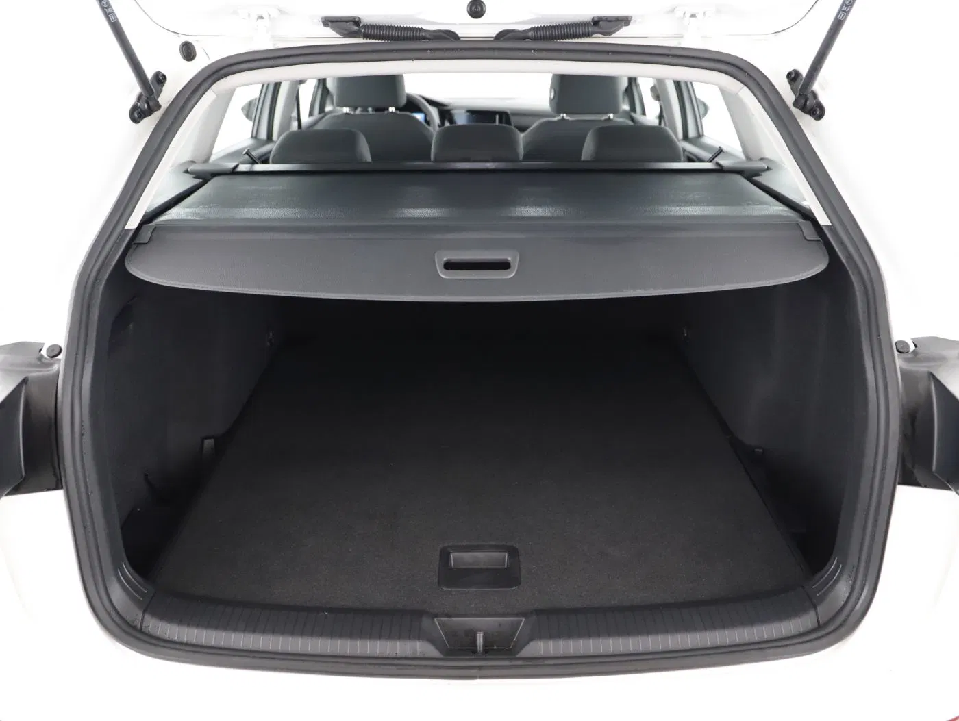 VW Golf VIII Variant 2.0TDI | Bild 22 von 23