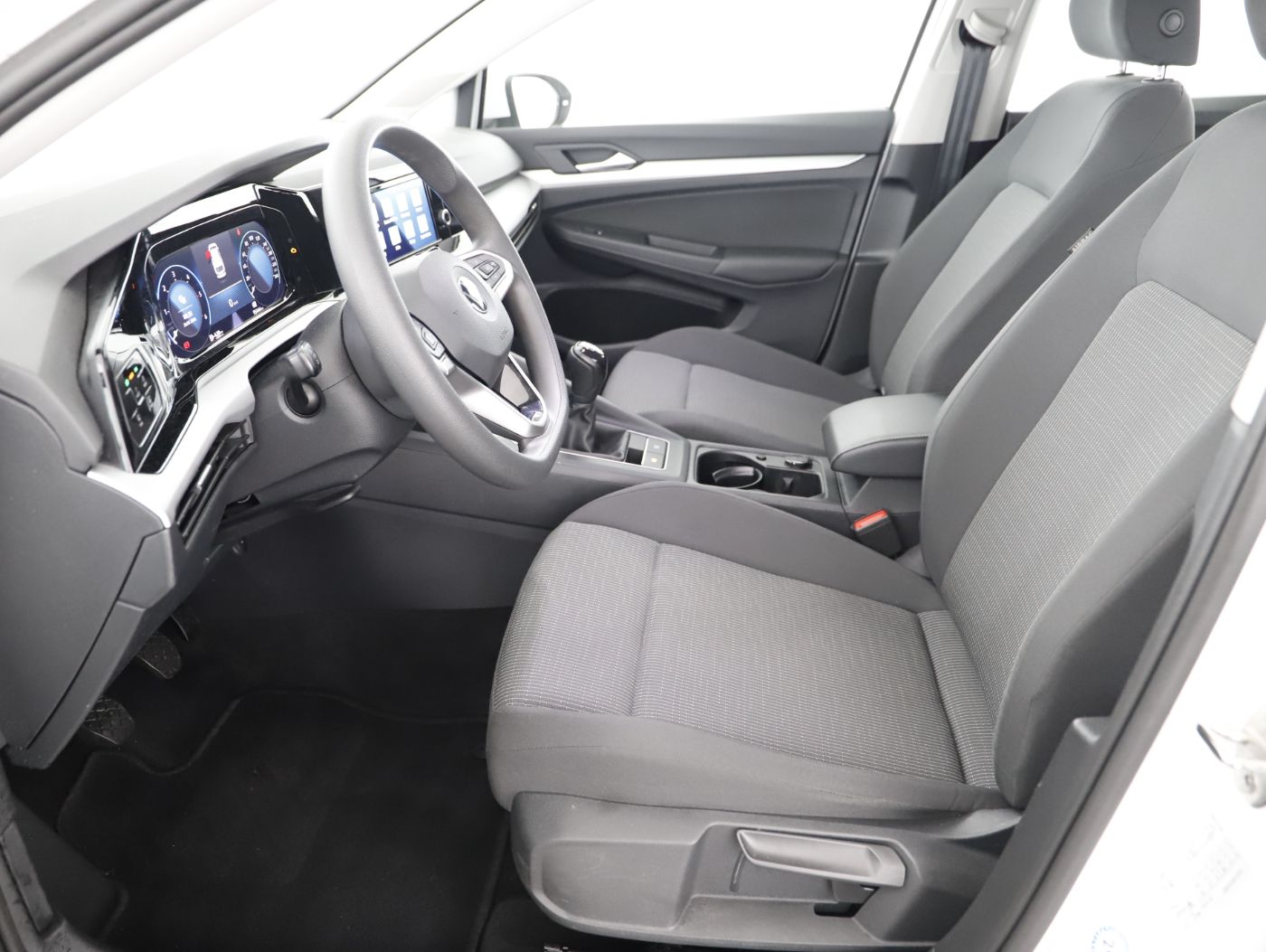 VW Golf VIII Variant 2.0TDI | Bild 14 von 27