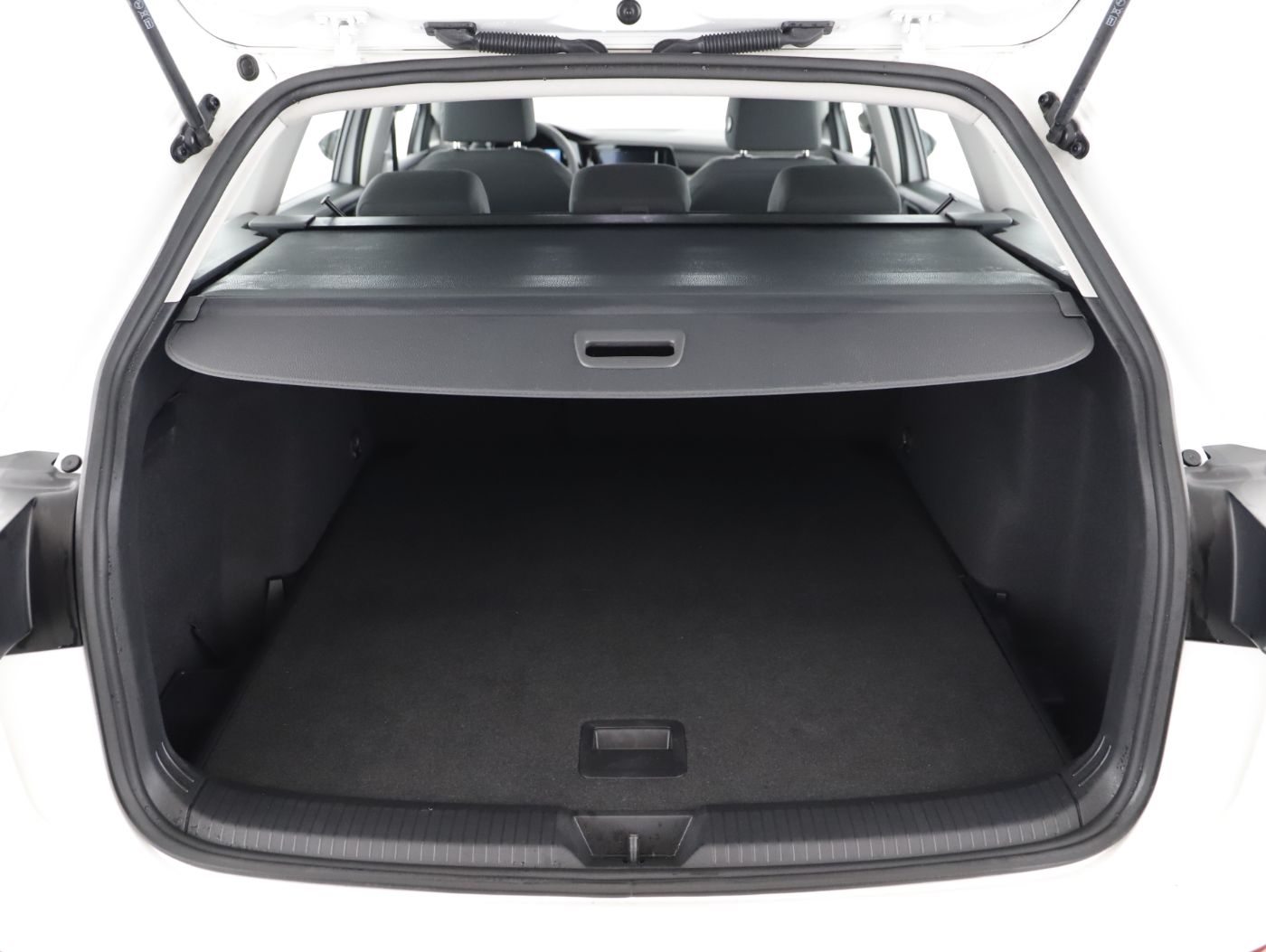 VW Golf VIII Variant 2.0TDI | Bild 26 von 27