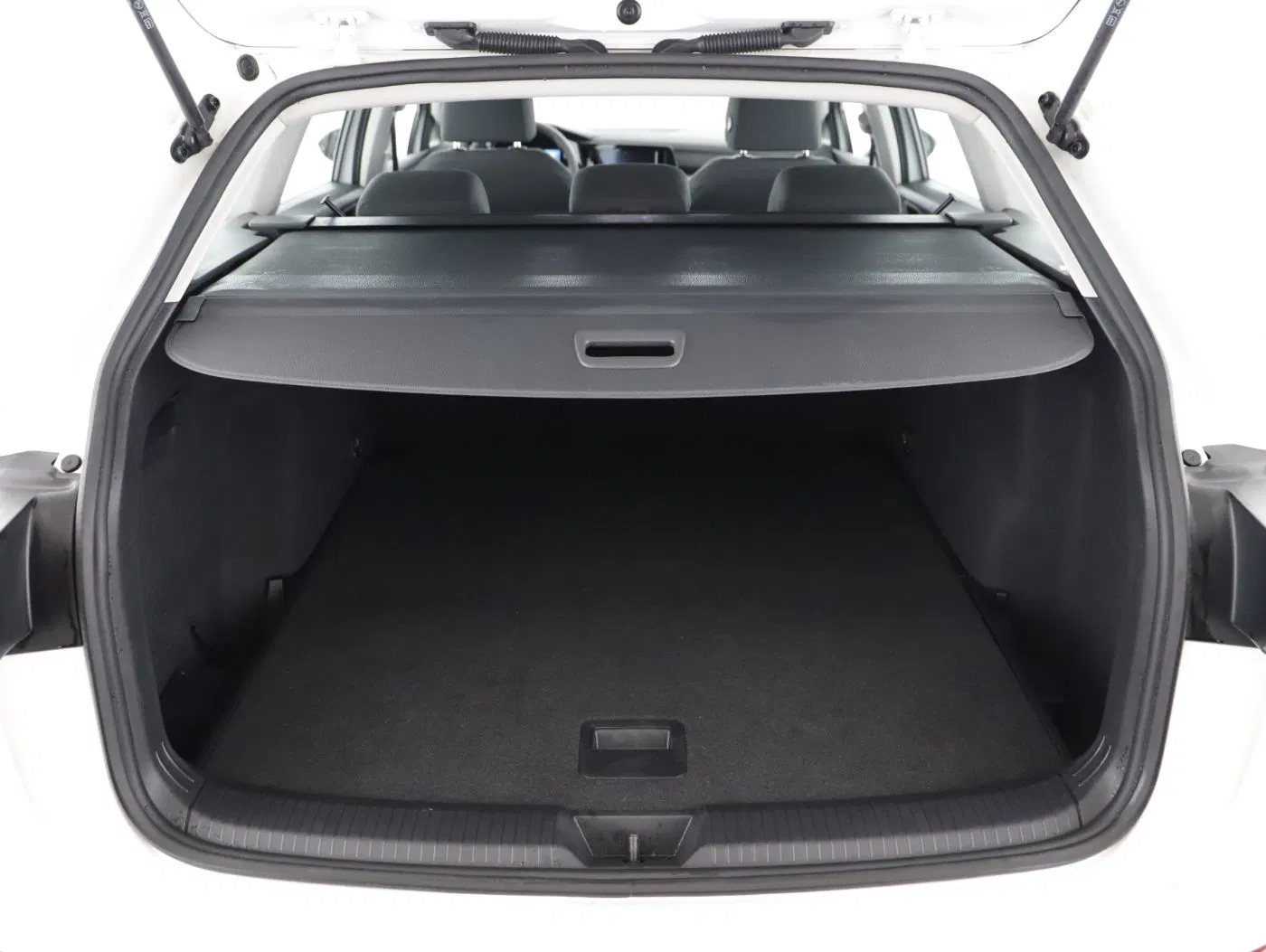 VW Golf VIII Variant 2.0TDI | Bild 26 von 27