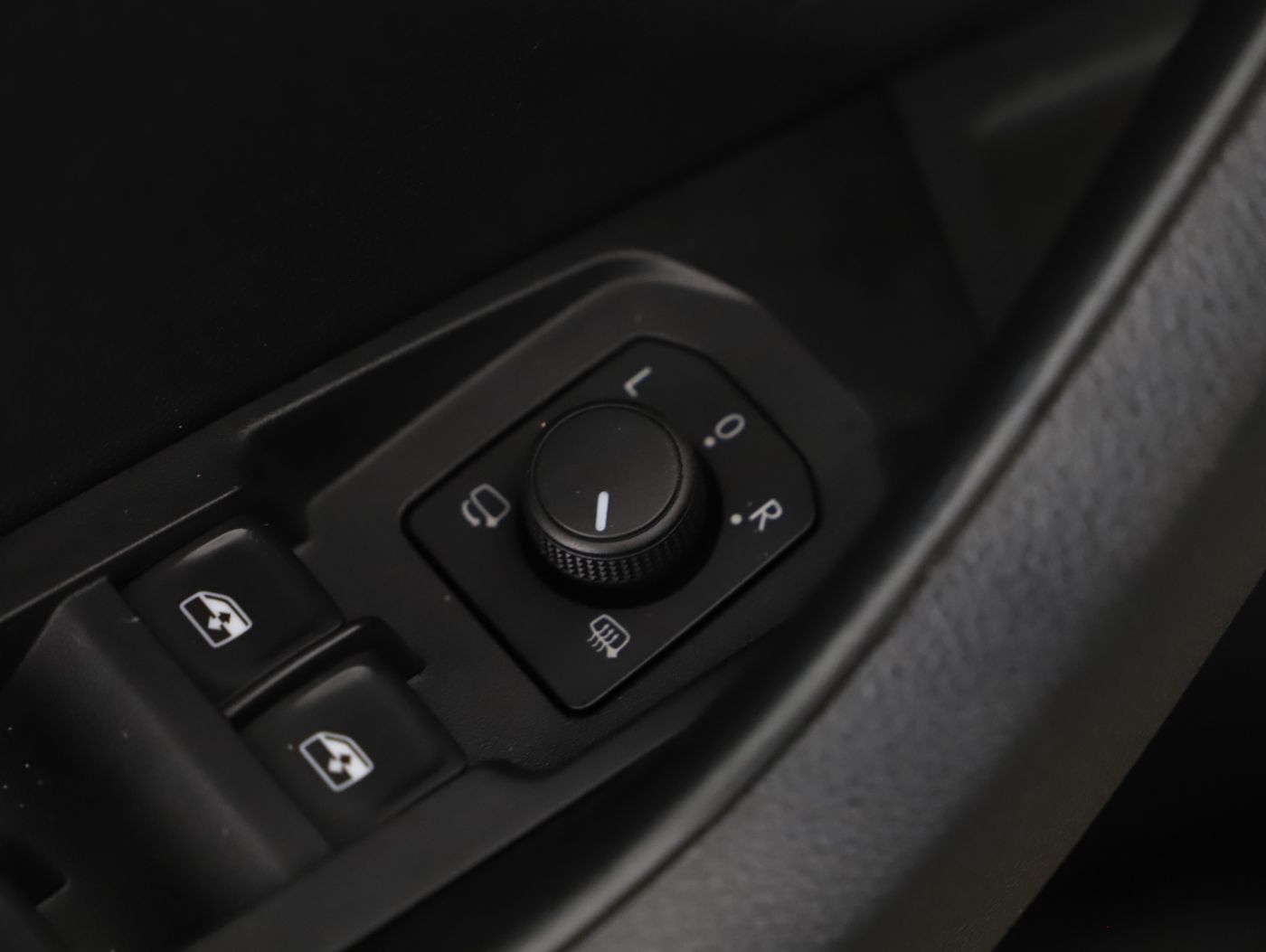 Skoda Karoq 2.0 TDI 4x4 Sportl. DSG | Bild 12 von 27