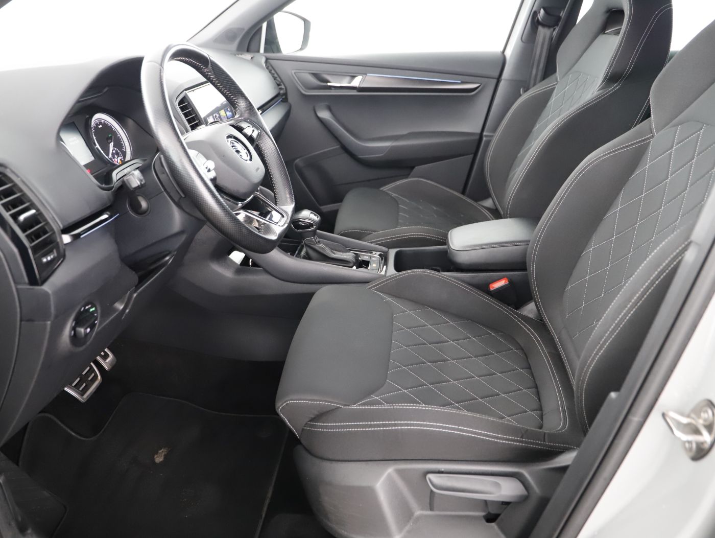 Skoda Karoq 2.0 TDI 4x4 Sportl. DSG | Bild 14 von 27