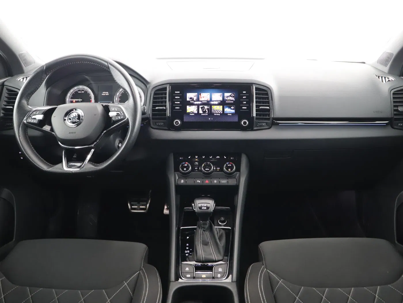 Skoda Karoq 2.0 TDI 4x4 Sportl. DSG | Bild 15 von 27