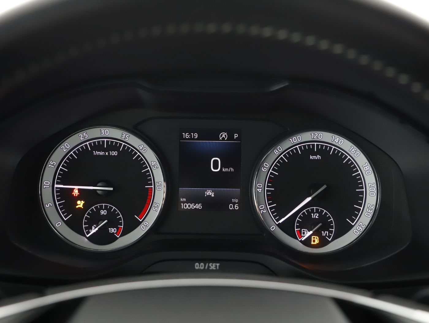 Skoda Karoq 2.0 TDI 4x4 Sportl. DSG | Bild 16 von 27