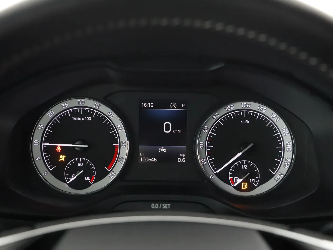 Skoda Karoq 2.0 TDI 4x4 Sportl. DSG | Bild 16 von 27