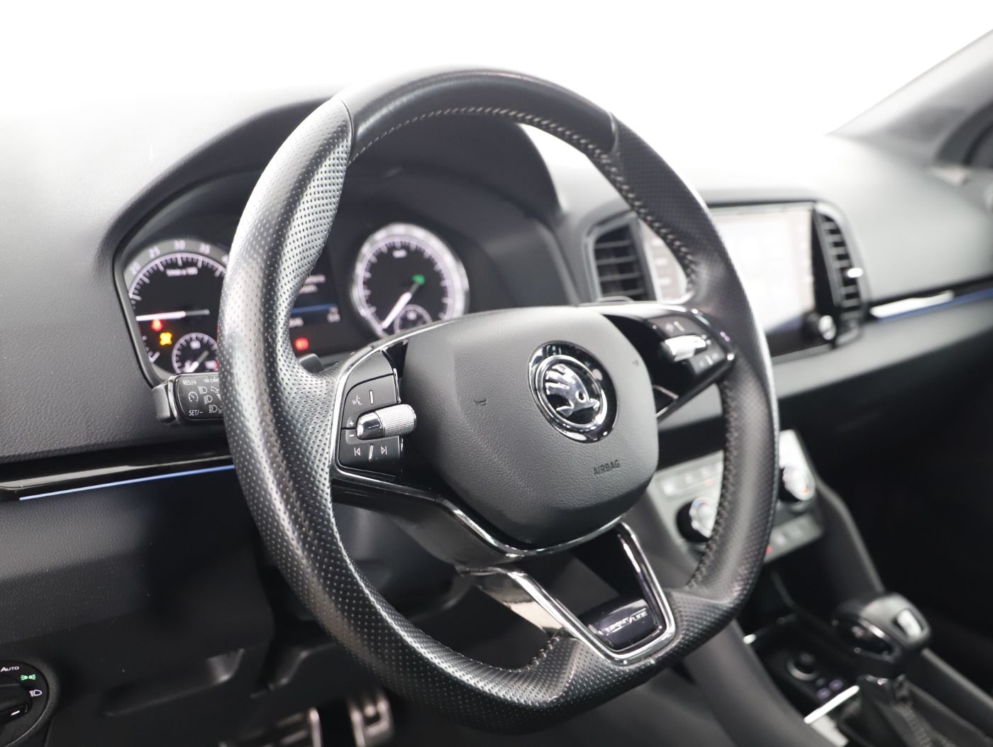 Skoda Karoq 2.0 TDI 4x4 Sportl. DSG | Bild 17 von 27