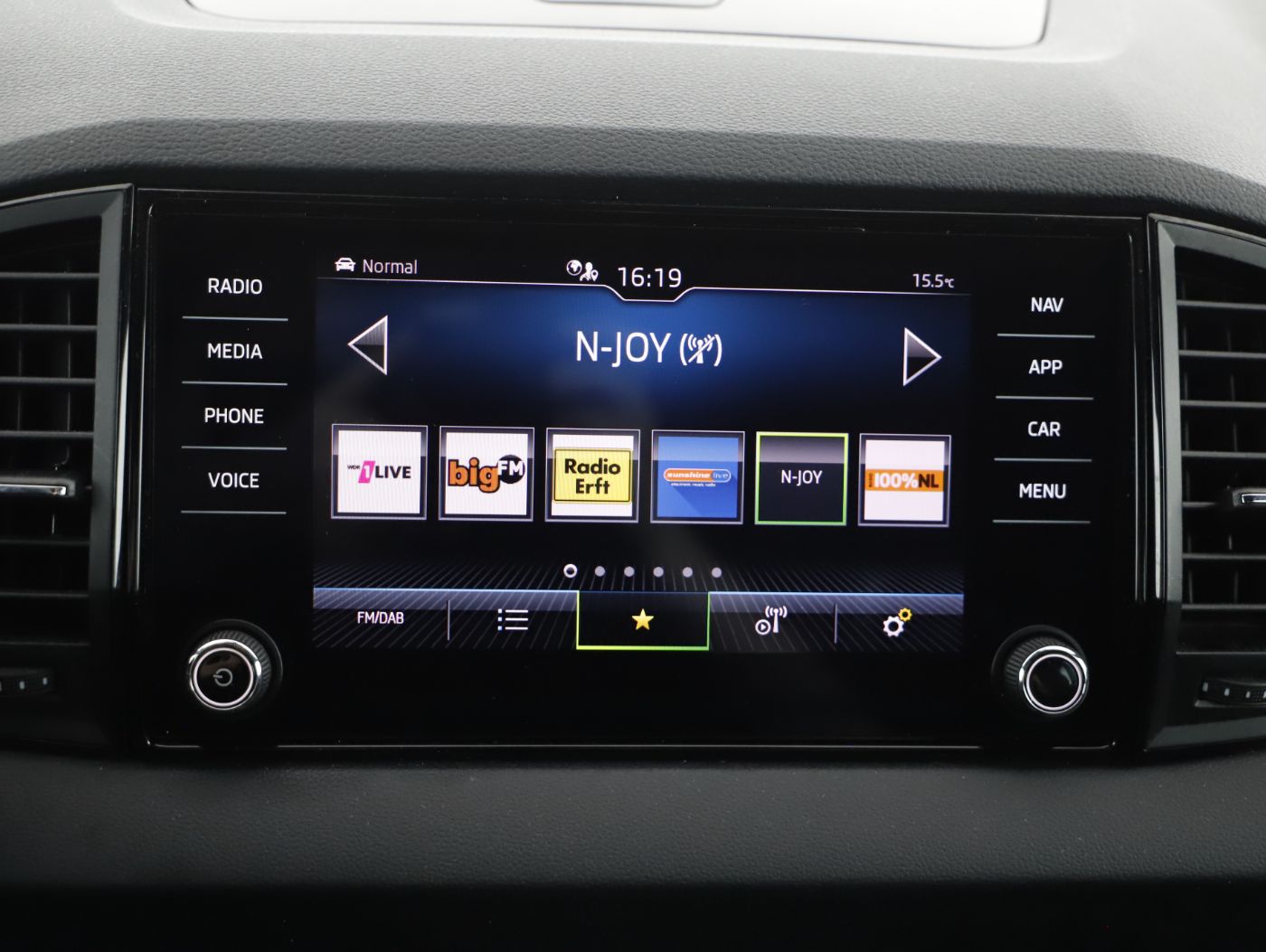 Skoda Karoq 2.0 TDI 4x4 Sportl. DSG | Bild 21 von 27