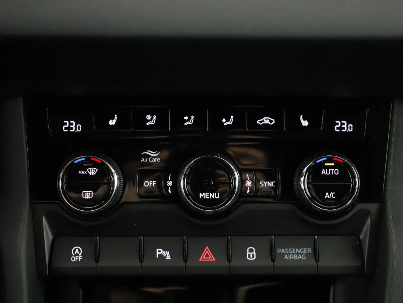 Skoda Karoq 2.0 TDI 4x4 Sportl. DSG | Bild 23 von 27