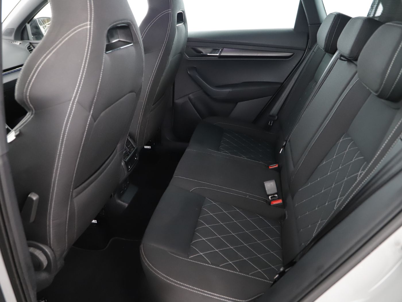 Skoda Karoq 2.0 TDI 4x4 Sportl. DSG | Bild 25 von 27