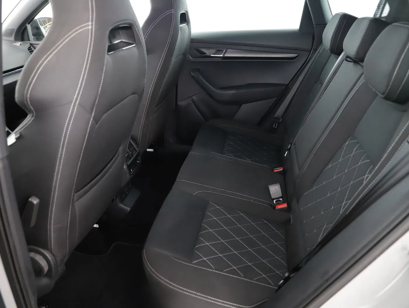 Skoda Karoq 2.0 TDI 4x4 Sportl. DSG | Bild 25 von 27