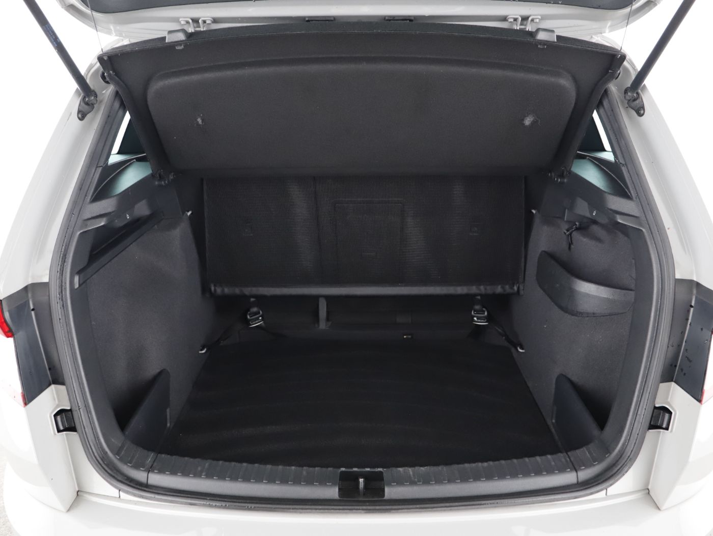 Skoda Karoq 2.0 TDI 4x4 Sportl. DSG | Bild 26 von 27