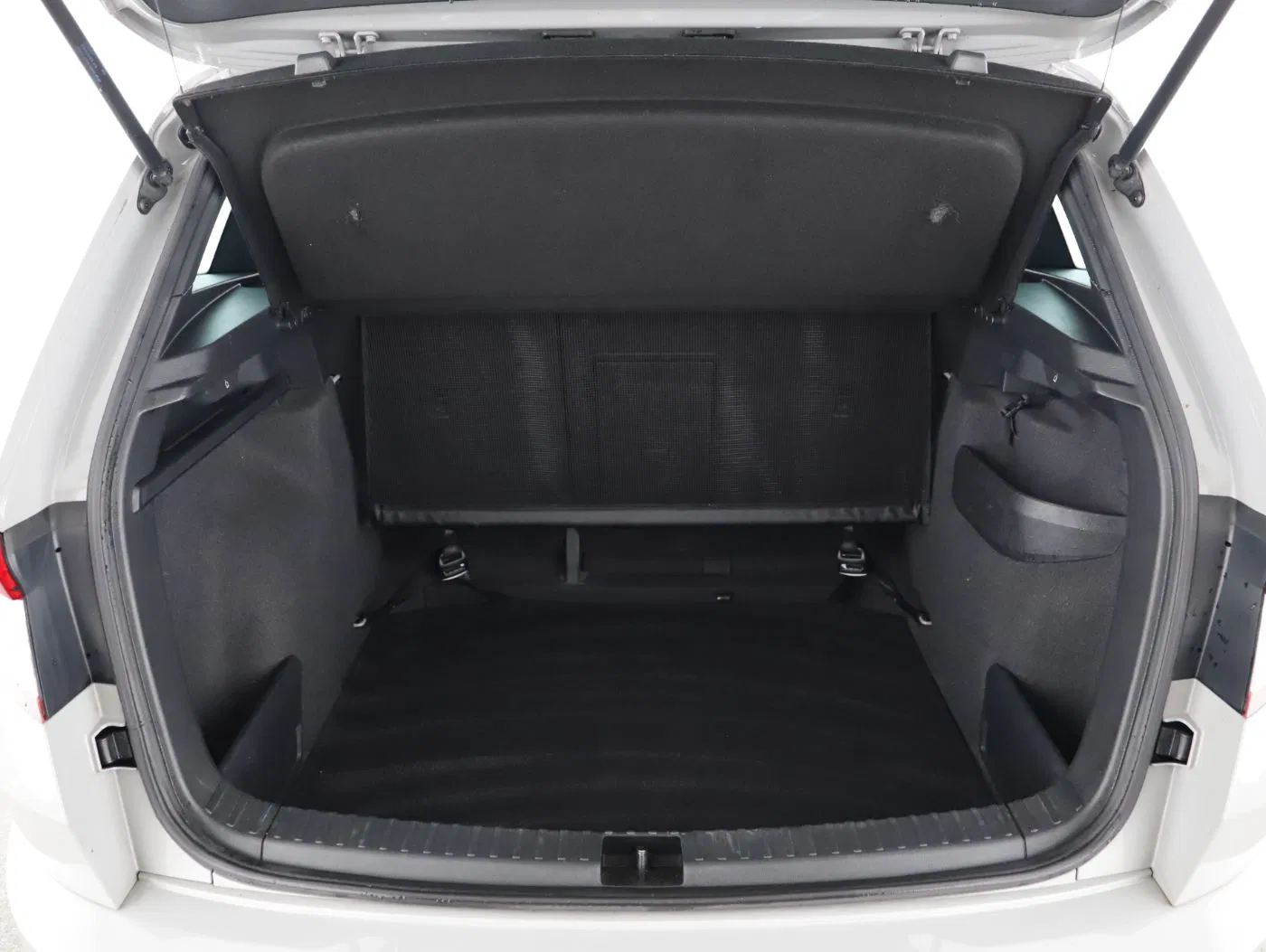 Skoda Karoq 2.0 TDI 4x4 Sportl. DSG | Bild 26 von 27