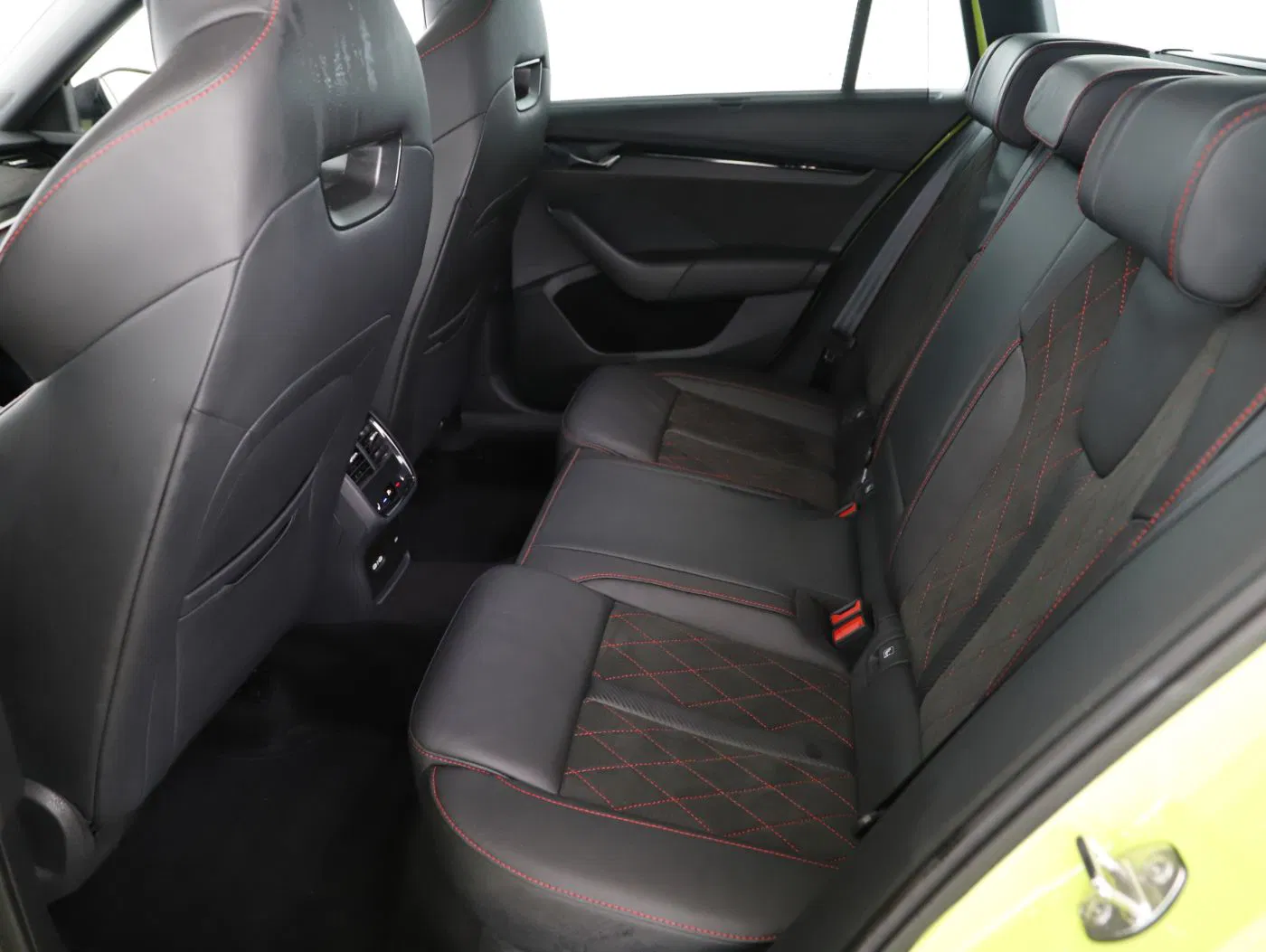 Skoda Octavia Combi 2.0 TDI 4x4 RS | Bild 22 von 27