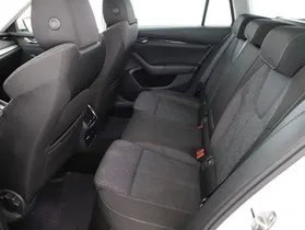 Skoda Octavia Combi 2.0 TDI 4x4 Amb DSG | Thumbnail 23 von 27