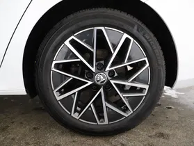 Skoda Octavia Combi 2.0 TDI 4x4 Amb DSG | Thumbnail 8 von 27