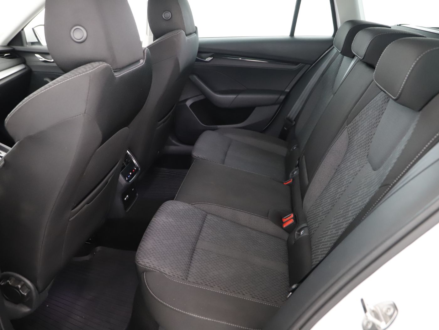 Skoda Octavia Combi 2.0 TDI 4x4 Ambition | Bild 21 von 25