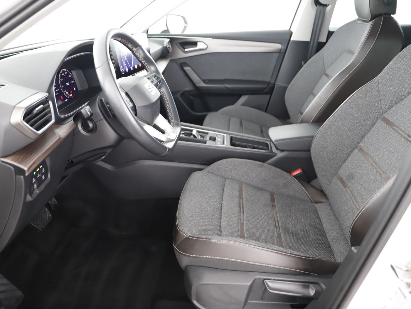 Seat Leon 2.0 TDI DSG Xcellence | Bild 11 von 23