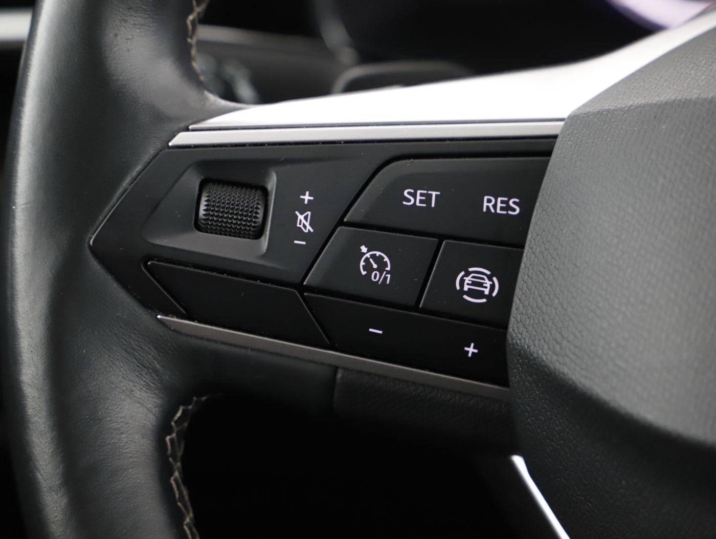 Seat Leon 2.0 TDI DSG Xcellence | Bild 14 von 23