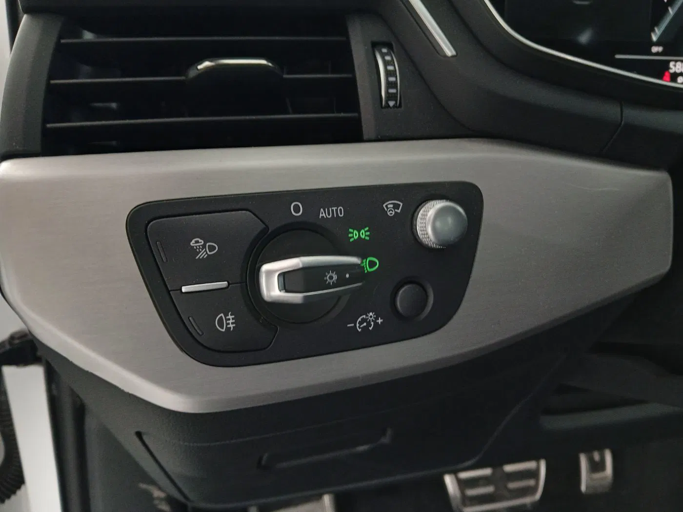 Audi A4 35 TFSI S-Line Aut. | Bild 12 von 25