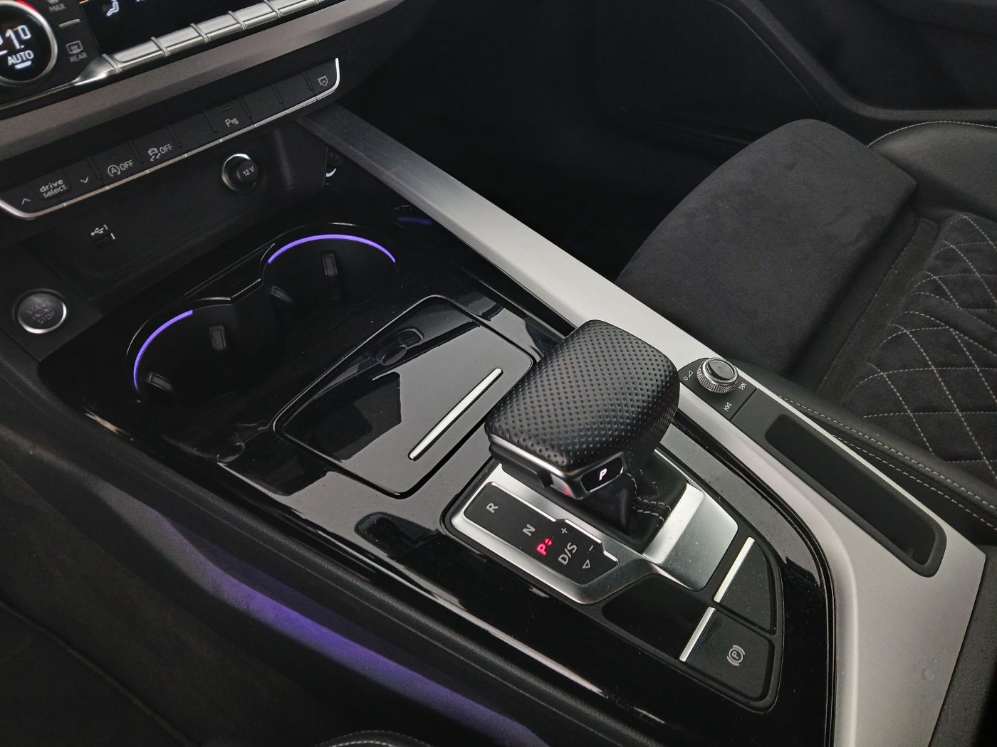 Audi A4 35 TFSI S-Line Aut. | Bild 23 von 25