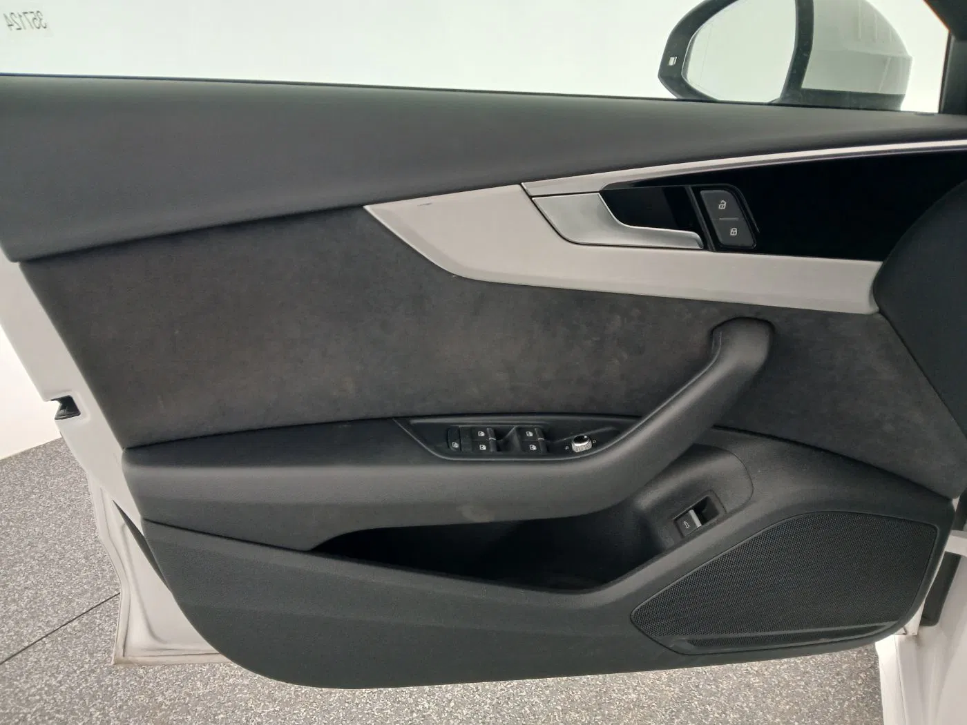 Audi A4 35 TFSI S-Line Aut. | Bild 11 von 25